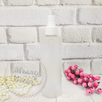 Ella 250 ml bottle with plastic spray