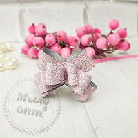 Gift bow with ties, pale pink