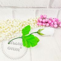 Купить Бутон белой розы 5 см с насадкой и листиком в Украине