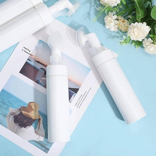 White bottle with a brush for washing 150 ml from 1 pcs, 43.20 UAH, rating ⭐⭐⭐⭐⭐ Milo Opt