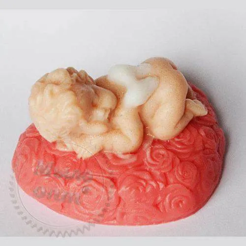 Силіконова форма 3D Малюк на серце 158.35 грн. рейтинг ⭐⭐⭐⭐⭐ Мило Опт