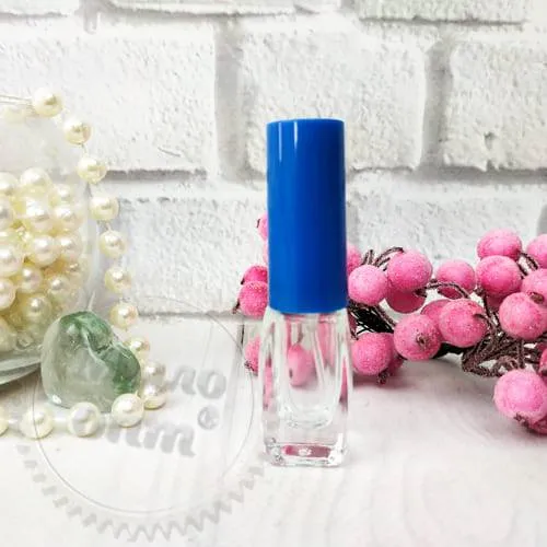 Capri bottle with plastic spray 4 ml from 10 pcs Mylo Opt global supplier Capri bottle with plastic spray 4 ml from 10 pcs cosmetic ingredient Mylo Opt