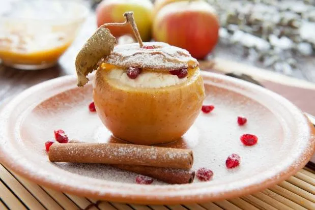 Baked apples with cottage cheese, photo