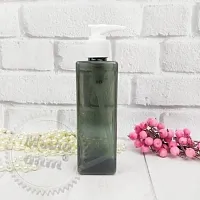 Bottle Body black 250 ml with a twist-out soap dispenser from 100 pcs cosmetic ingredient Mylo Opt