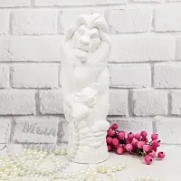 Plaster figure lion and lion cub cosmetic ingredient Mylo Opt
