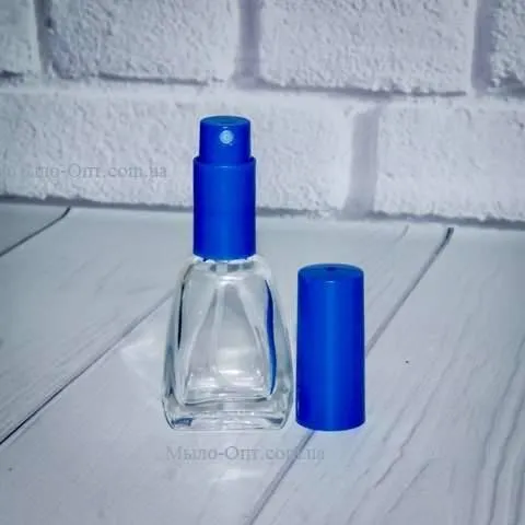 Liza bottle with plastic spray 10 ml from 100 pcs Mylo Opt global supplier Liza bottle with plastic spray 10 ml from 100 pcs cosmetic ingredient Mylo Opt